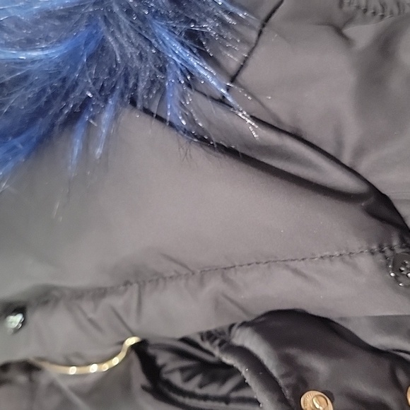 Me Jane Black Vest with Blue Fur Hood - Picture 7 of 7